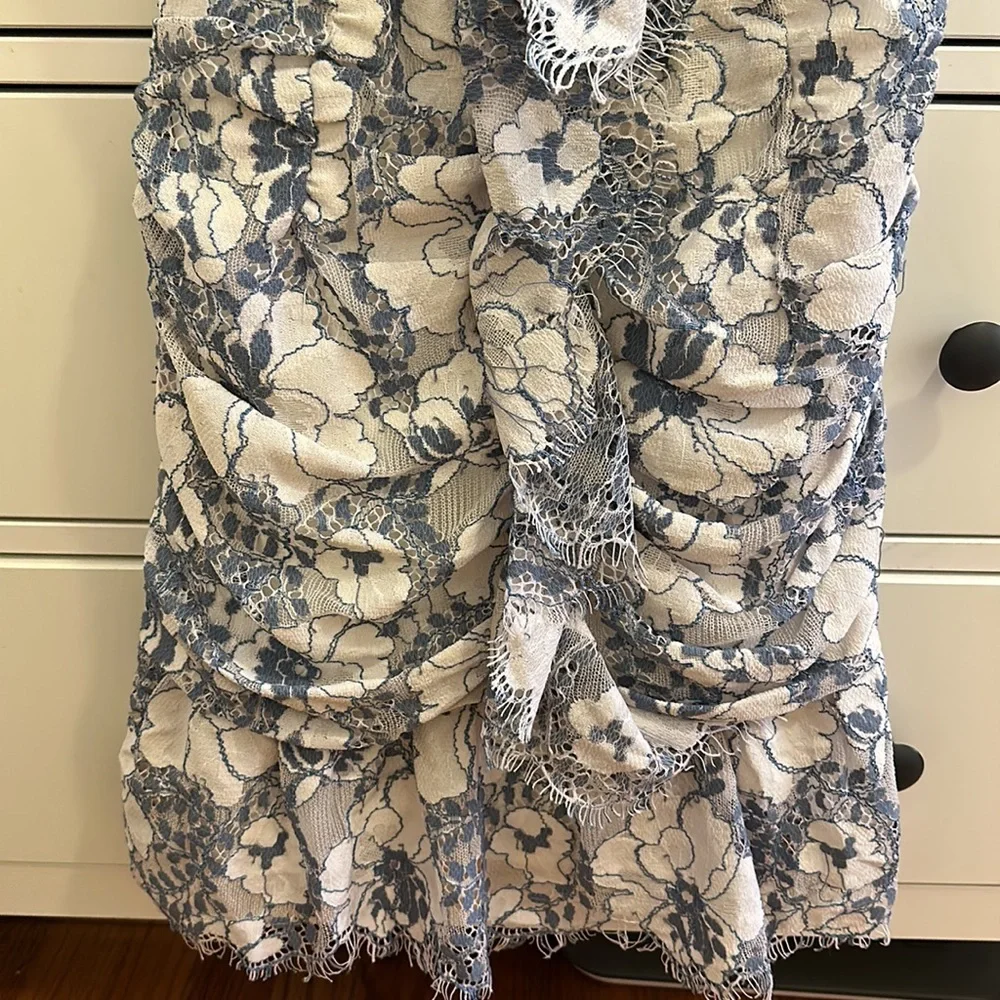 Storia Mini Lace Dress with Ruching - Picture 4 of 9